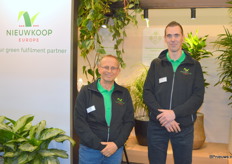 Leo van Ruiten en Rene Veen van Nieuwkoop Europe, dat o.a. een nieuw logo presenteerde.